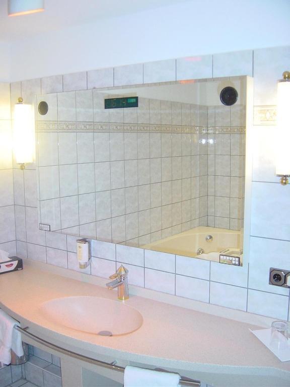 Hotel La Vigie & Ristorante Belvedere Duisburg Bagian luar foto